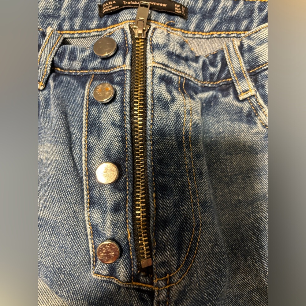 Zara Trafaluc Capri Sz 2 Very Unique Style Cuffed, Front Zip Decorative Pom Pom - Picture 8 of 10